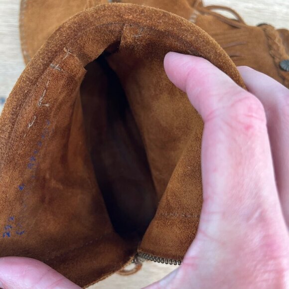 Minnetonka Womens Hi Top Back Zip Western Bootie Shoes Size 6 Brown Suede Fringe - Picture 9 of 11